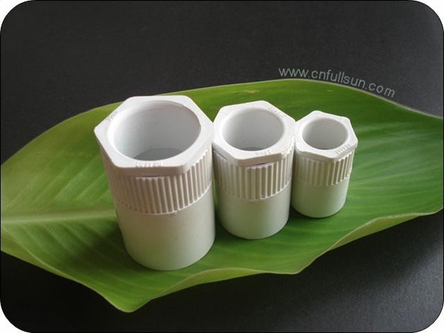 Adaptador de PVC femenino con solo Bush