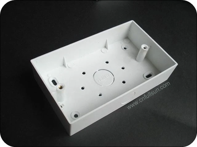 Caja de interruptores de PVC Resistencia a la corrosión de superficie lisa